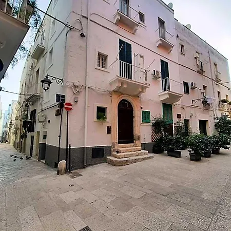 فندق مبيت وإفطار Dimora Almadia 4*